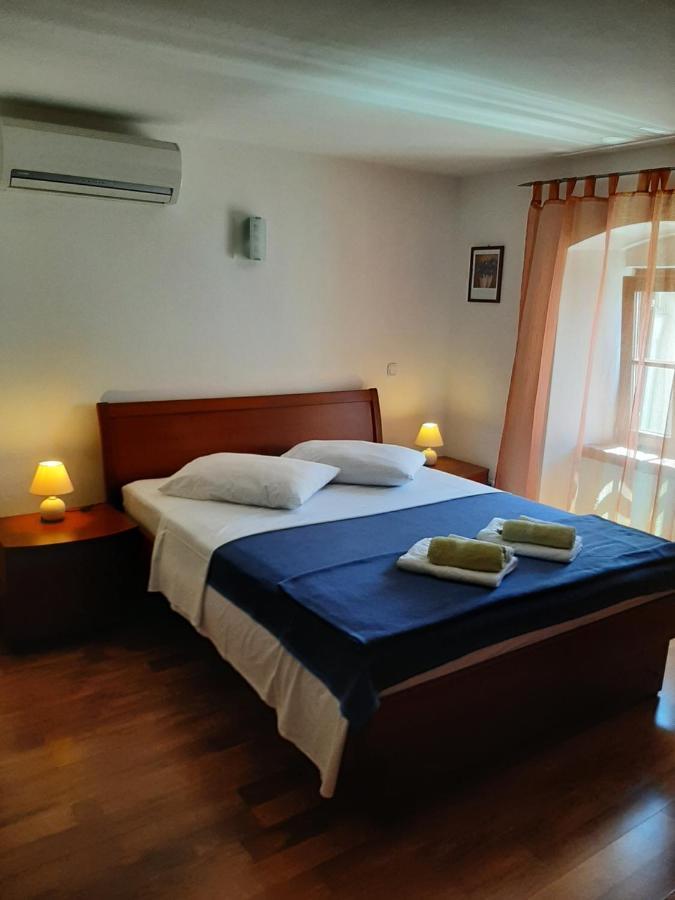 Old Town Cres Apartments Luaran gambar