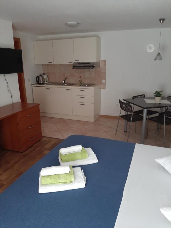 Old Town Cres Apartments Luaran gambar