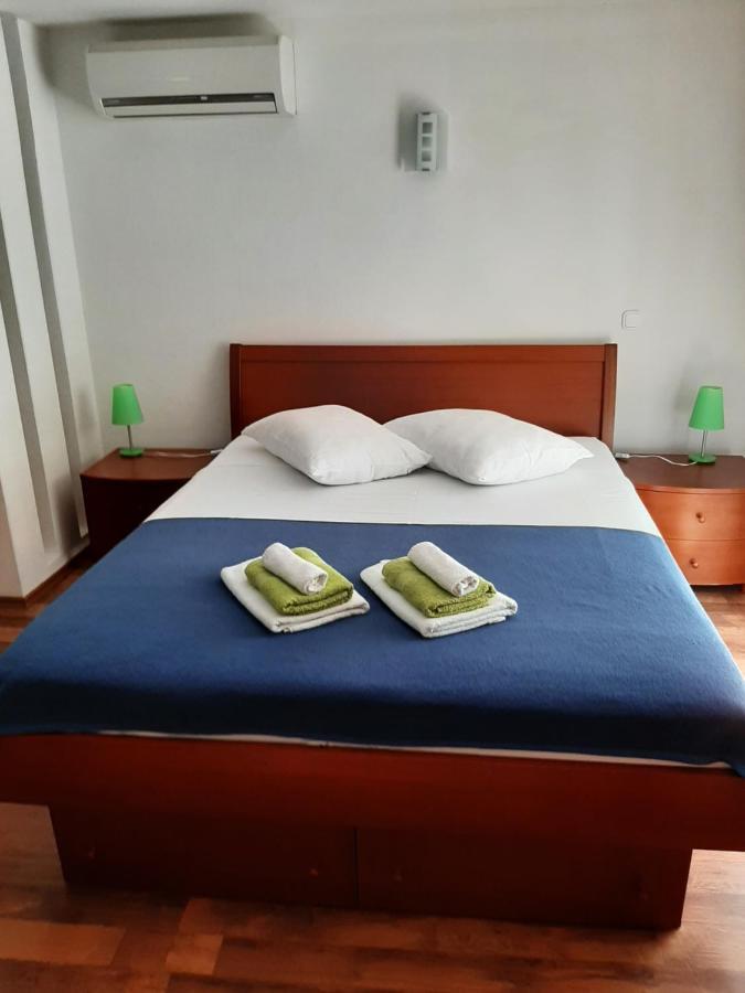 Old Town Cres Apartments Luaran gambar