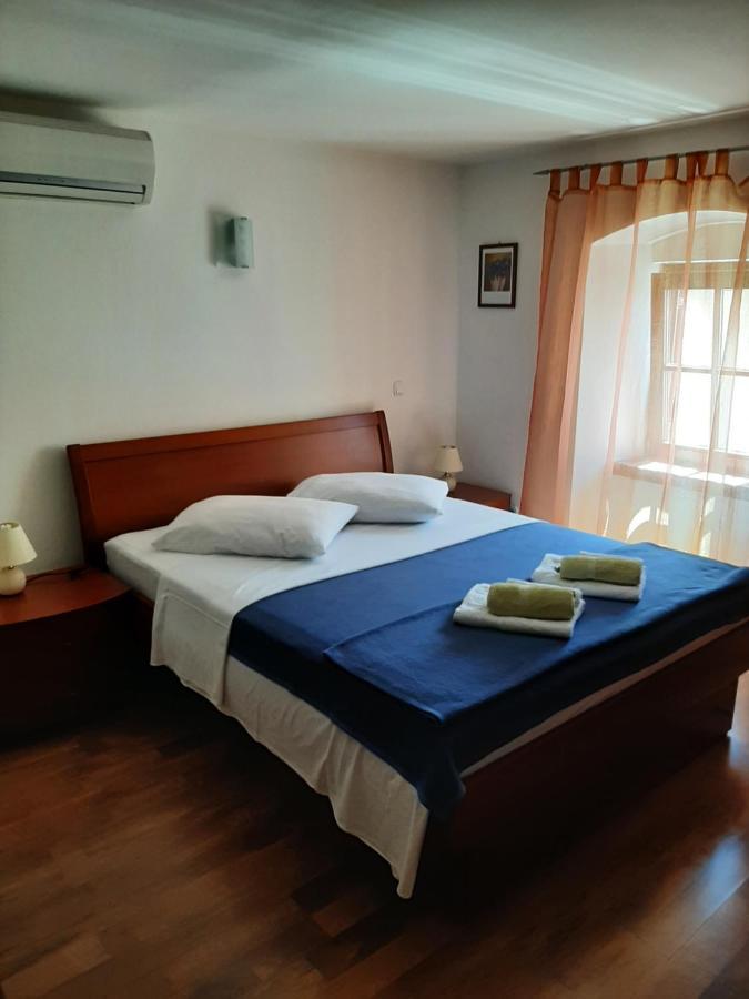 Old Town Cres Apartments Luaran gambar