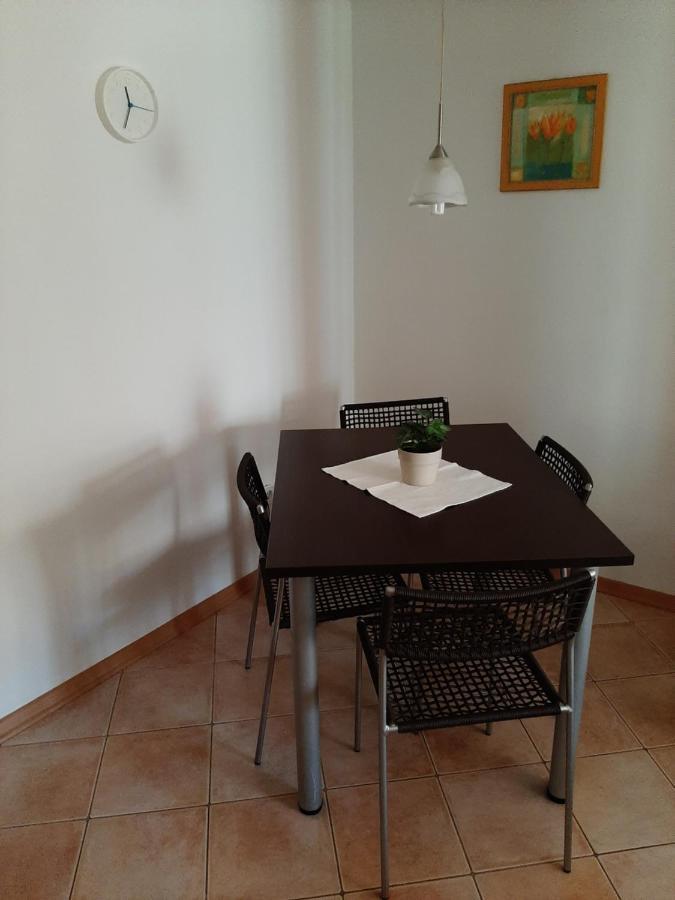 Old Town Cres Apartments Luaran gambar