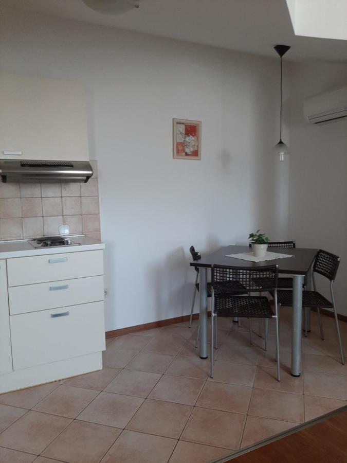 Old Town Cres Apartments Luaran gambar