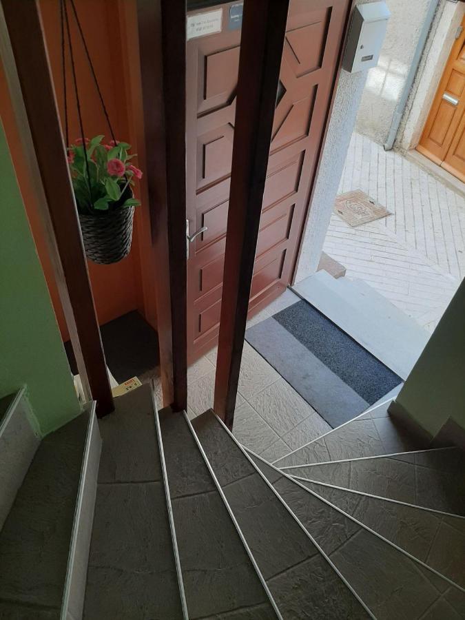 Old Town Cres Apartments Luaran gambar