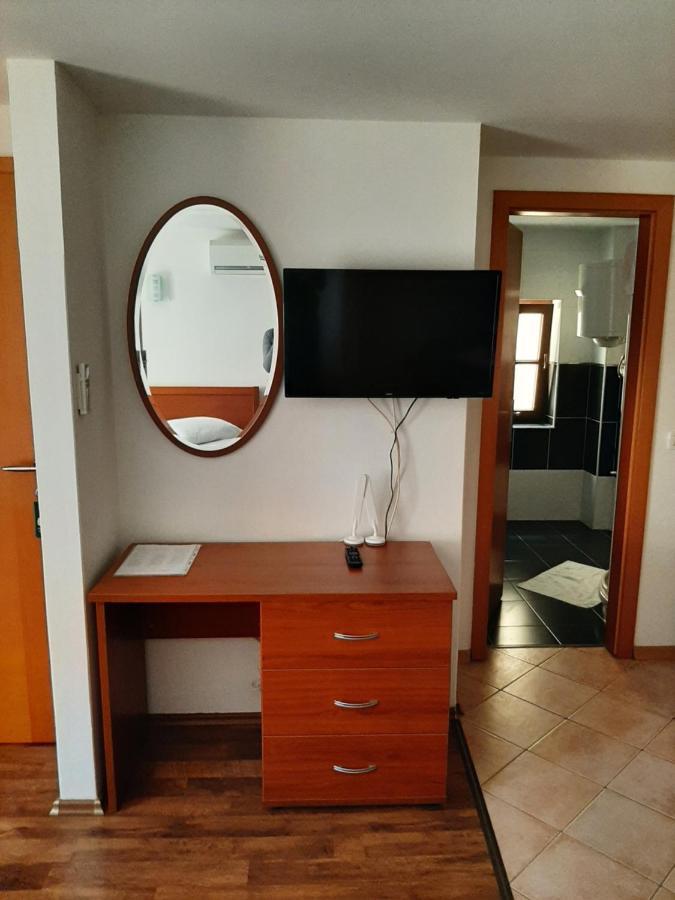 Old Town Cres Apartments Luaran gambar