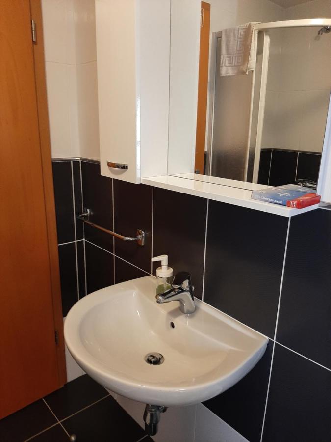 Old Town Cres Apartments Luaran gambar