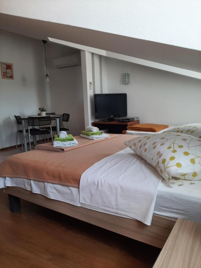 Old Town Cres Apartments Luaran gambar